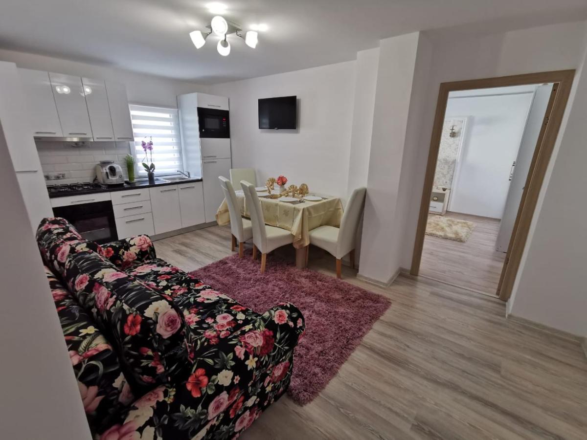 Apartament Gold Luxury Tîrgu Ocna Exteriér fotografie