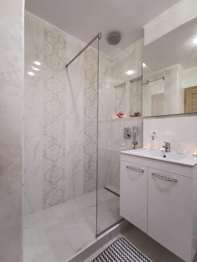 Apartament Gold Luxury Tîrgu Ocna Exteriér fotografie