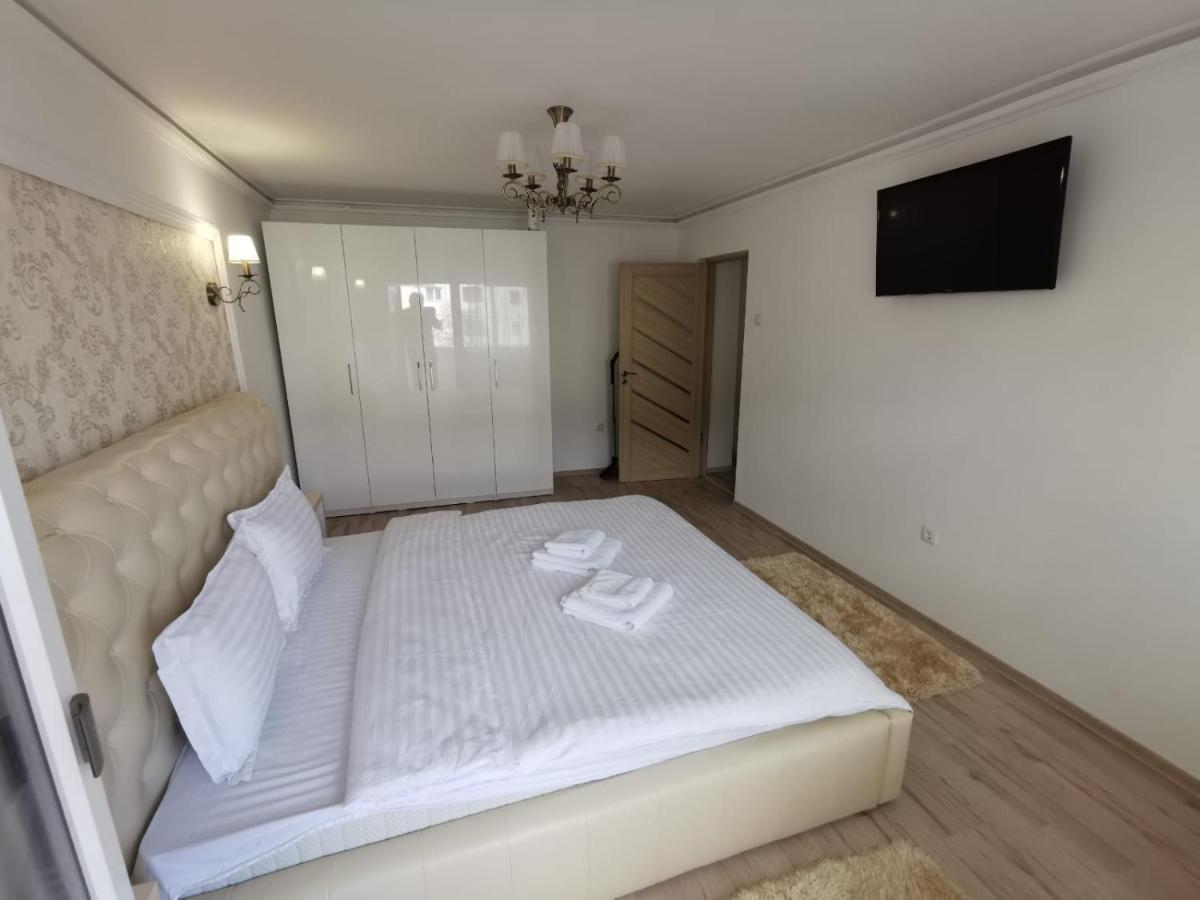 Apartament Gold Luxury Tîrgu Ocna Exteriér fotografie