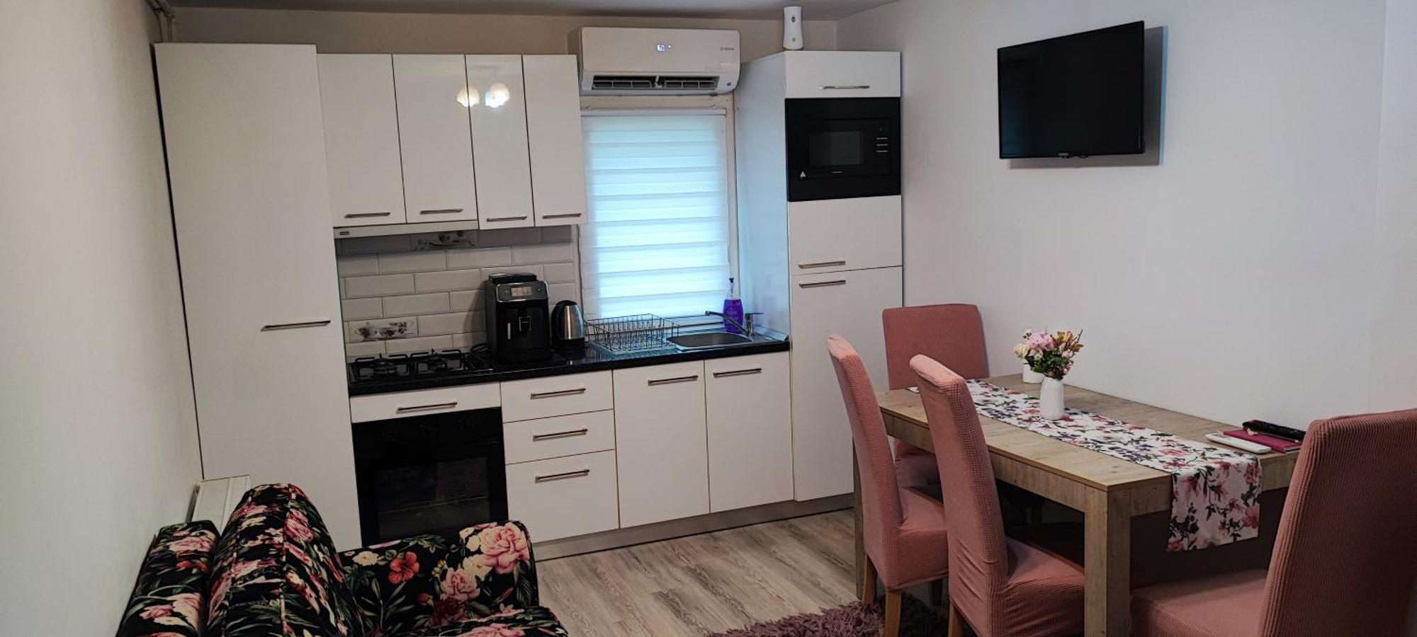 Apartament Gold Luxury Tîrgu Ocna Exteriér fotografie